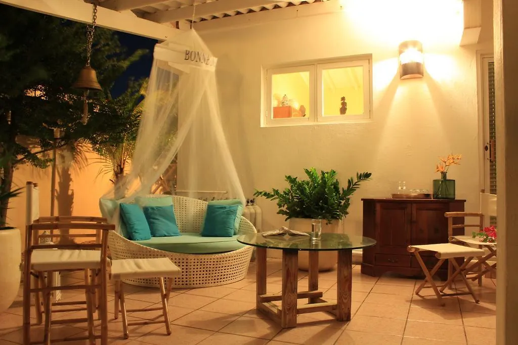 Bon Bini Studio Hotel Palm Beach 2*,  Aruba
