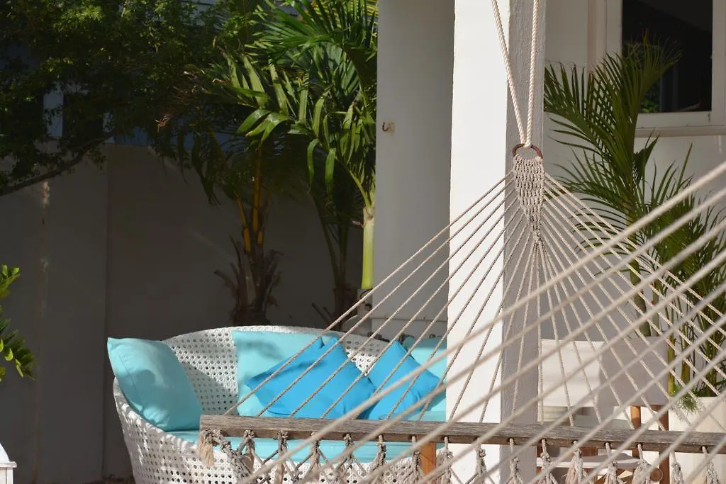 Bon Bini Studio Hotel Palm Beach Guest house